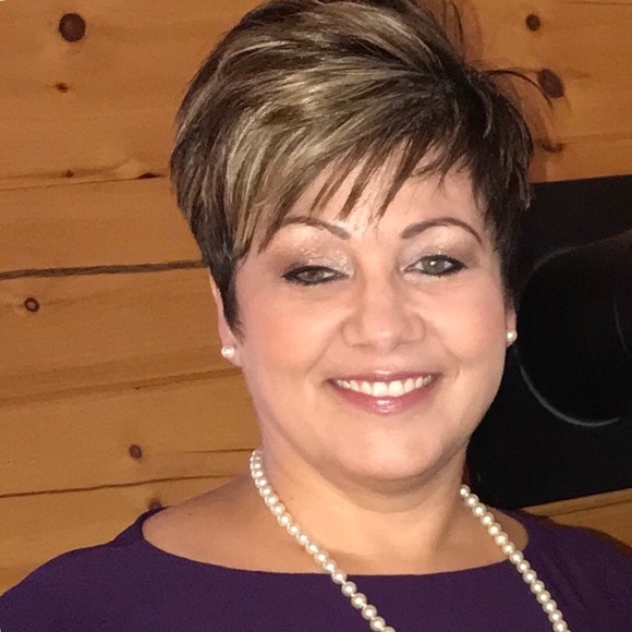 Meet your Posher, Cathy - Picture 2 of 3